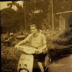 Meet your Posher, Simon